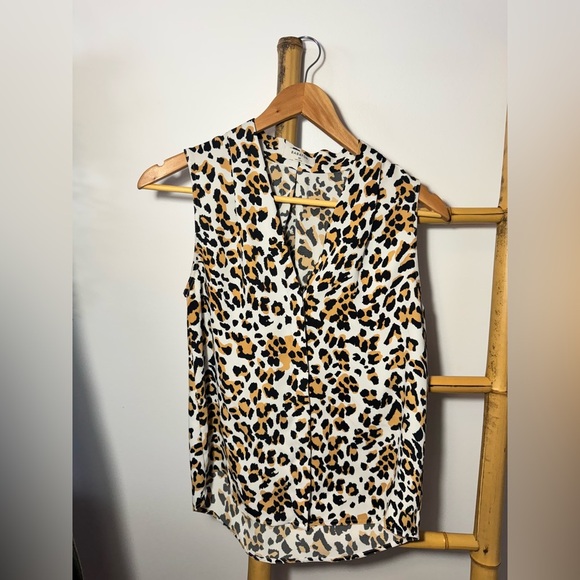 Aritzia Babaton Blouse - Size XS - Picture 1 of 4